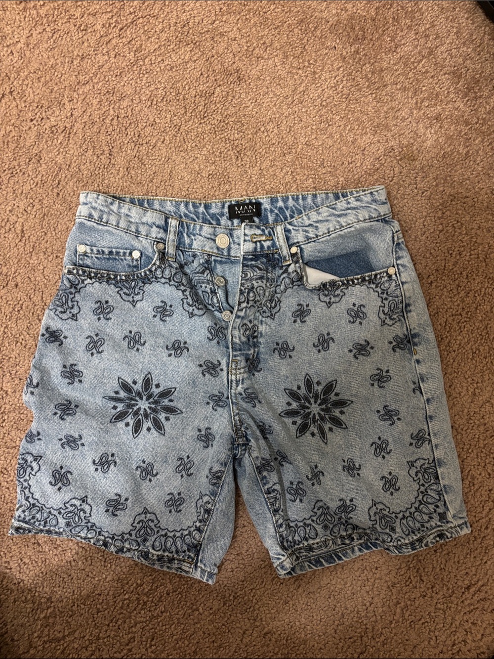 Boohoo Paisley Shorts Size 30